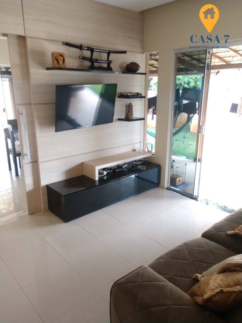 Casa à venda com 3 quartos, 374m² - Foto 1