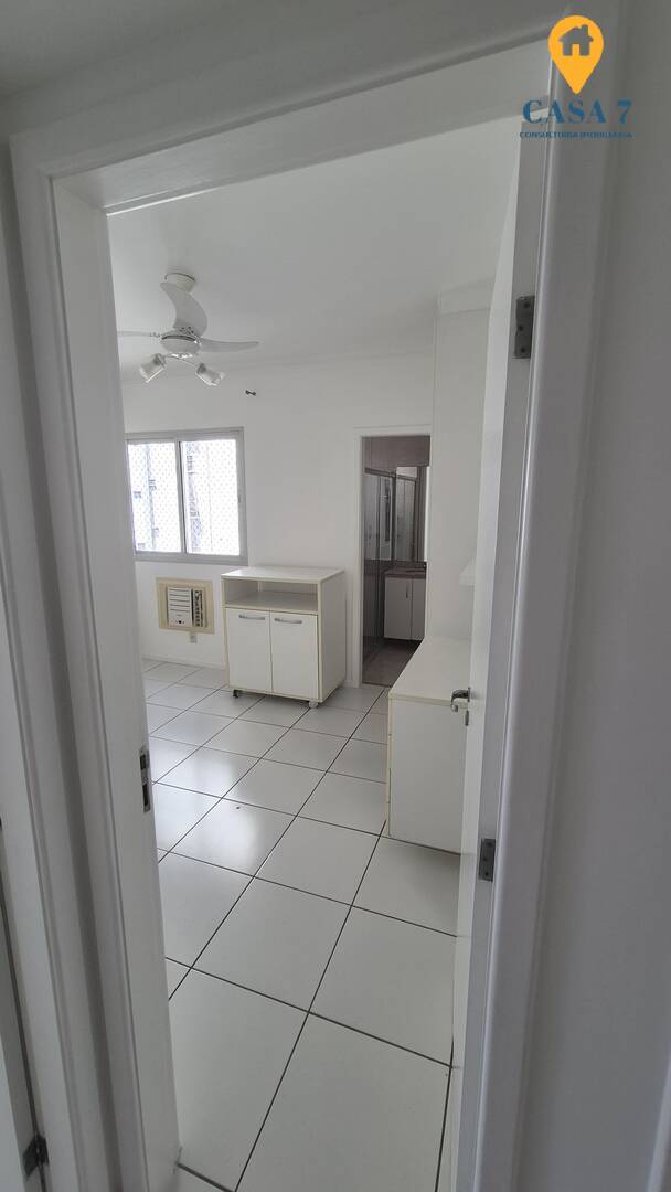 Apartamento para alugar com 4 quartos, 130m² - Foto 10