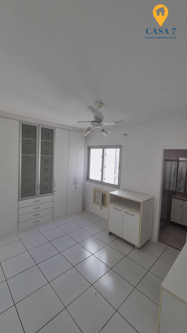 Apartamento para alugar com 4 quartos, 130m² - Foto 11